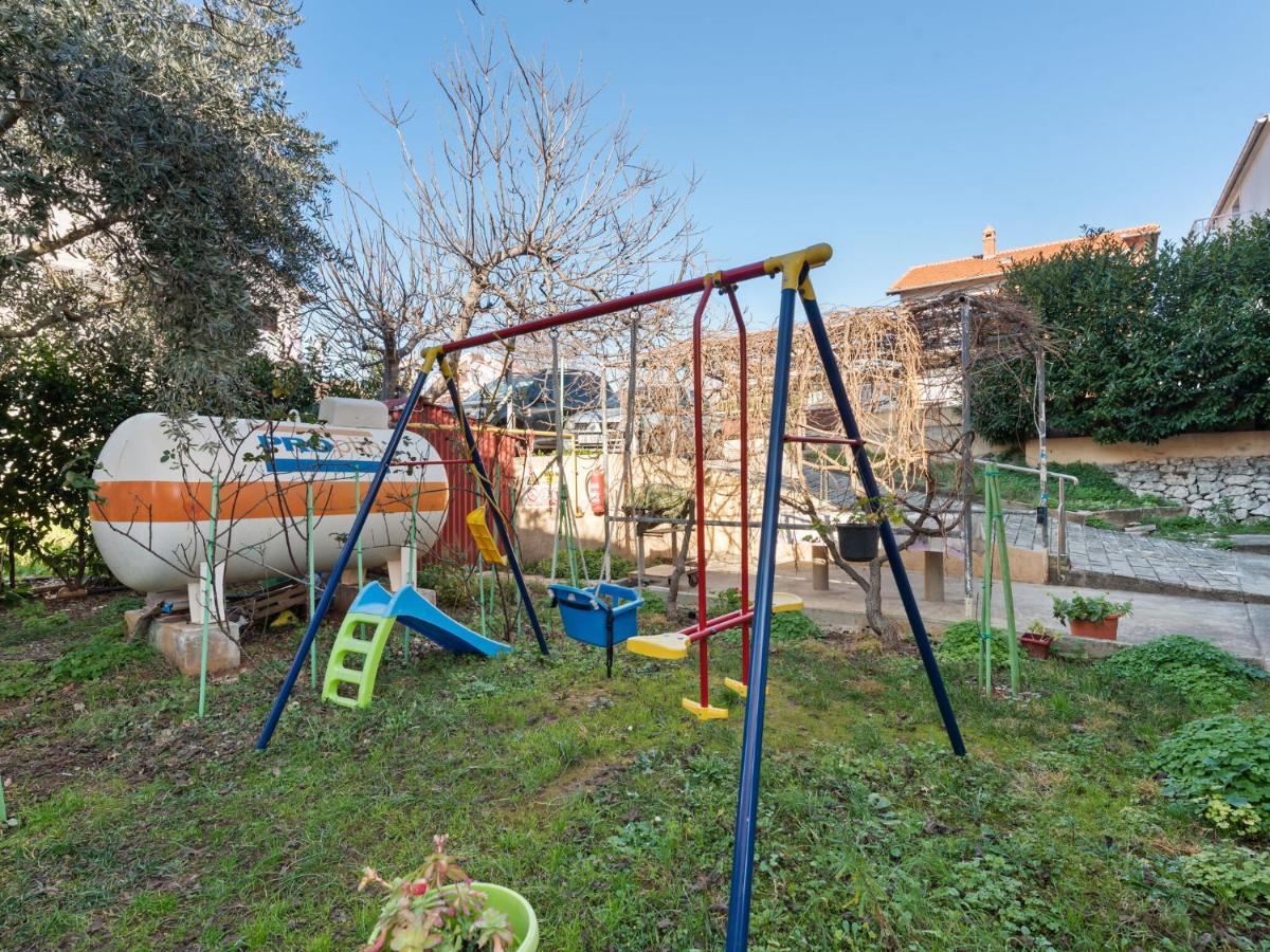 Cosy Holiday Home In Zadar With Garden Εξωτερικό φωτογραφία